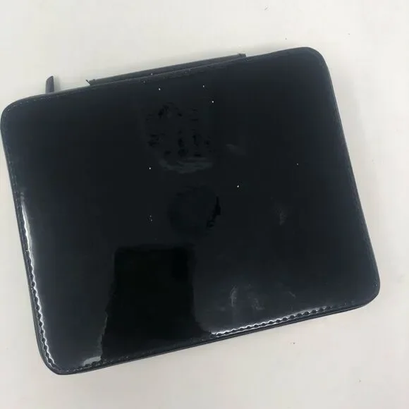 CHANELUltra Correction Lift Cosmetic Case Black
